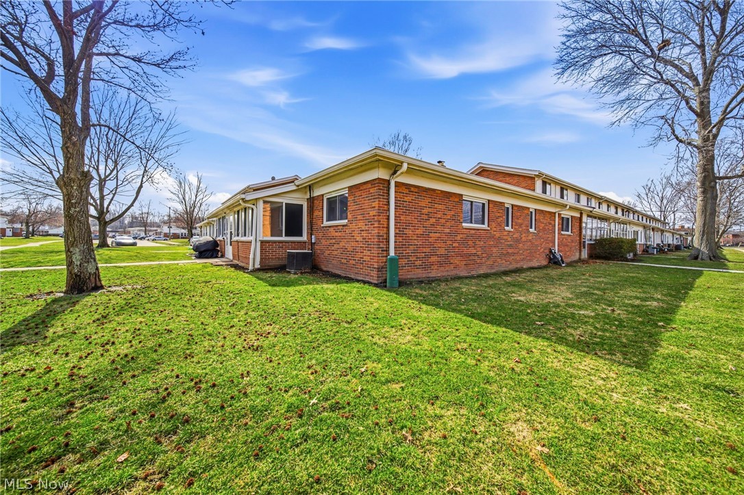 Country Club Condos - Residential