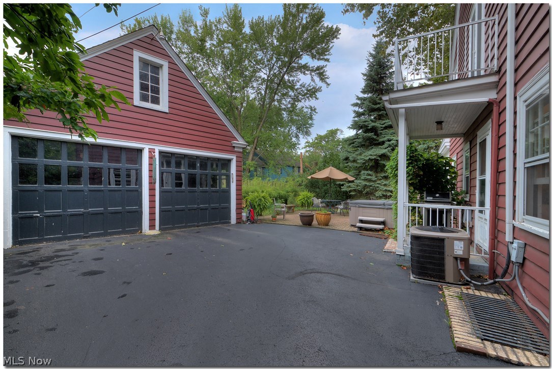 Burton & Moses - Residential