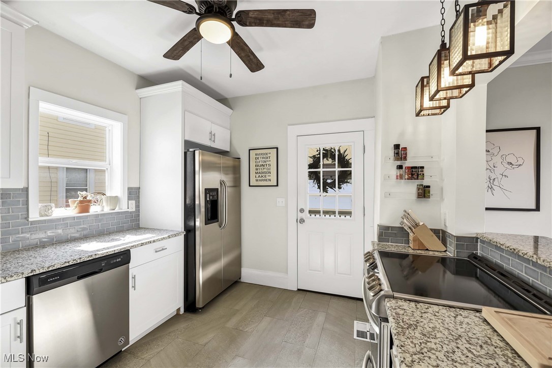 1570 Rosewood Avenue, Lakewood, Ohio image 23