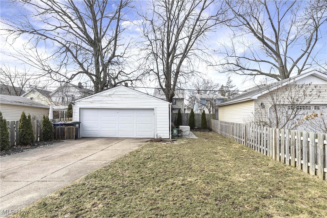 1570 Rosewood Avenue, Lakewood, Ohio image 6