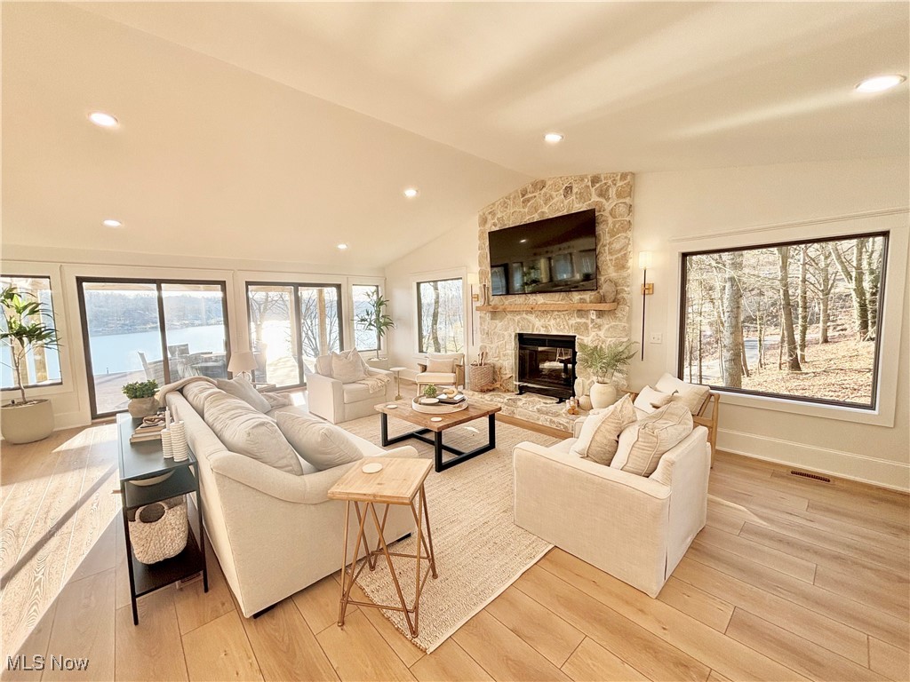 112 W Mohawk Drive, Malvern, Ohio image 3