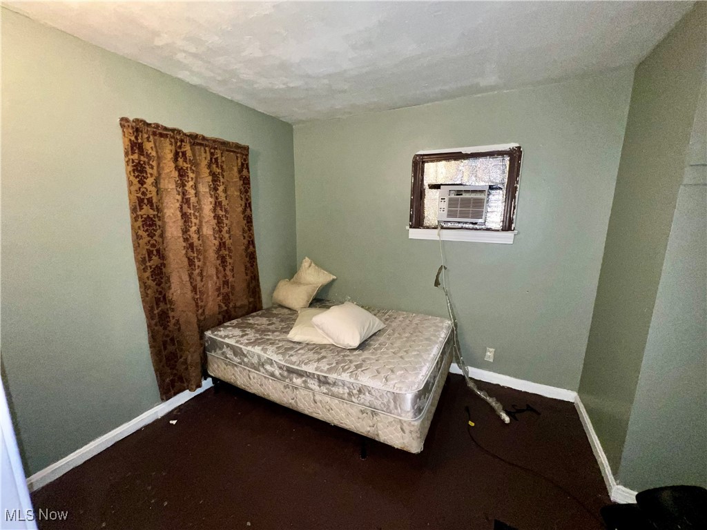 2104 W 34th Place