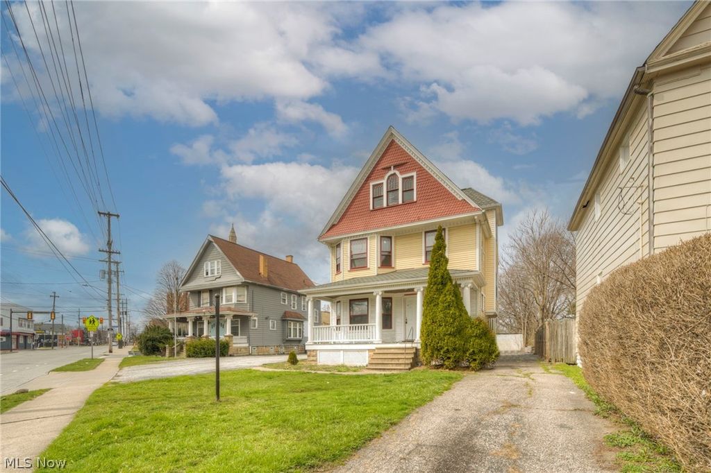 Photo of 4432 Pearl Road, Cleveland, OH 44109 (MLS # 5202283)