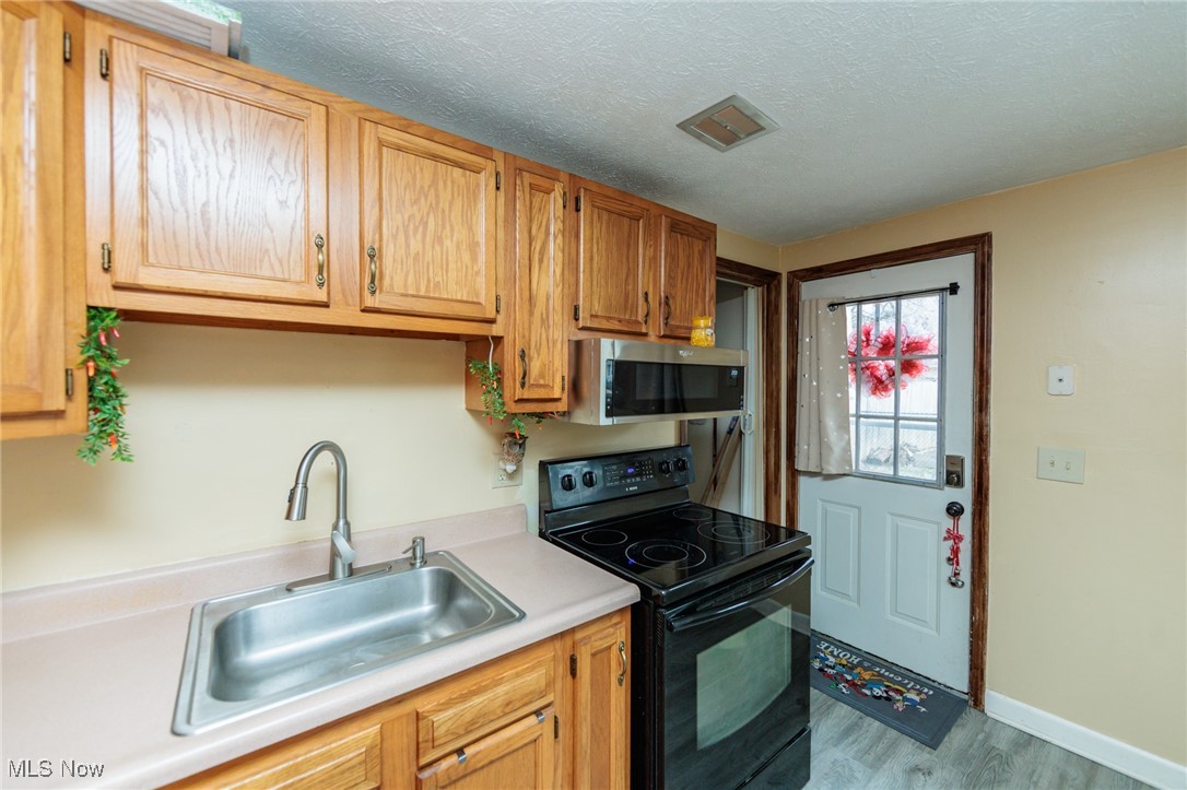 953 Salem Avenue, Elyria, Ohio image 14