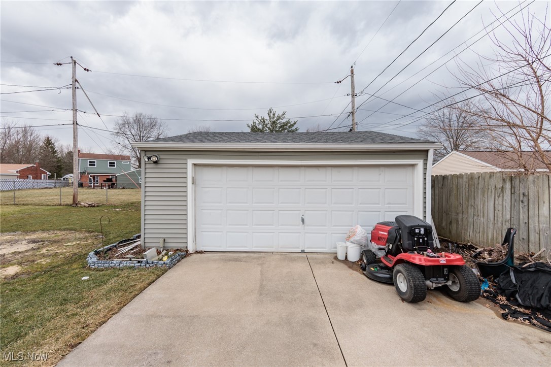 953 Salem Avenue, Elyria, Ohio image 5