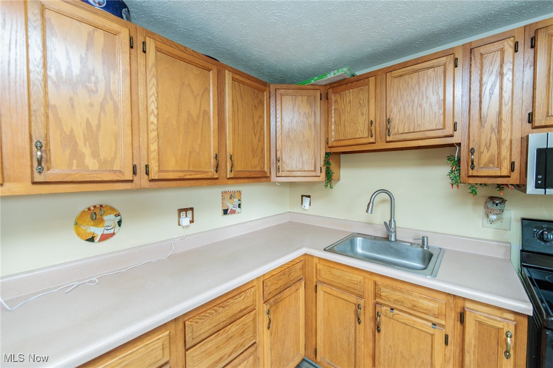953 Salem Avenue, Elyria, Ohio image 10