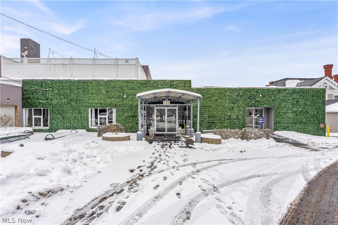 797 E Market Street 209