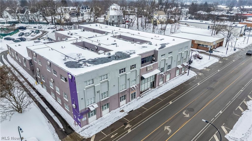 Photo of 797 E Market Street #221, Akron, OH 44305 (MLS # 5186379)