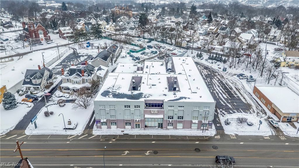 Photo of 797 E Market Street #221, Akron, OH 44305 (MLS # 5186379)