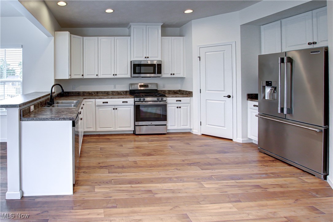 3137 Wheaton Drive, Avon, Ohio image 2