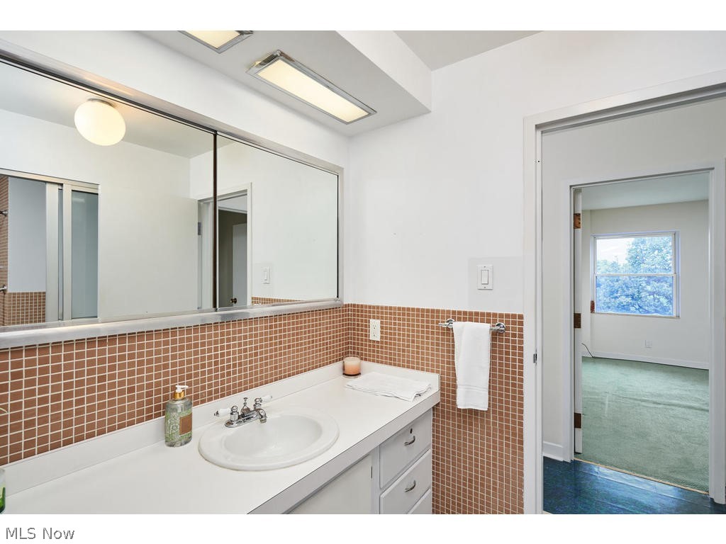 Carlton House Condominiums - Residential