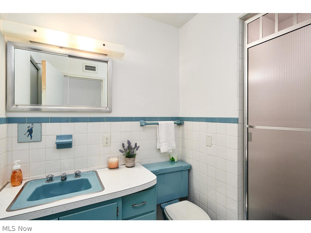 Carlton House Condominiums - Residential