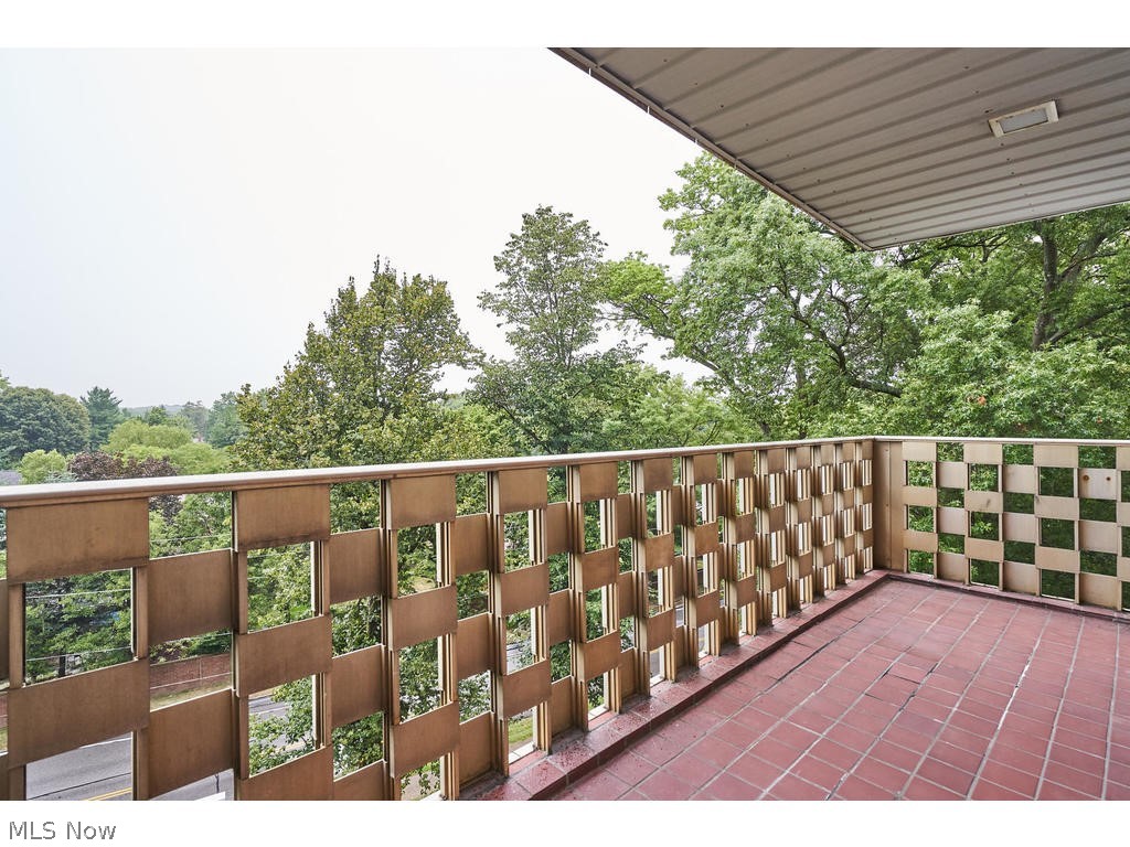 Carlton House Condominiums - Residential