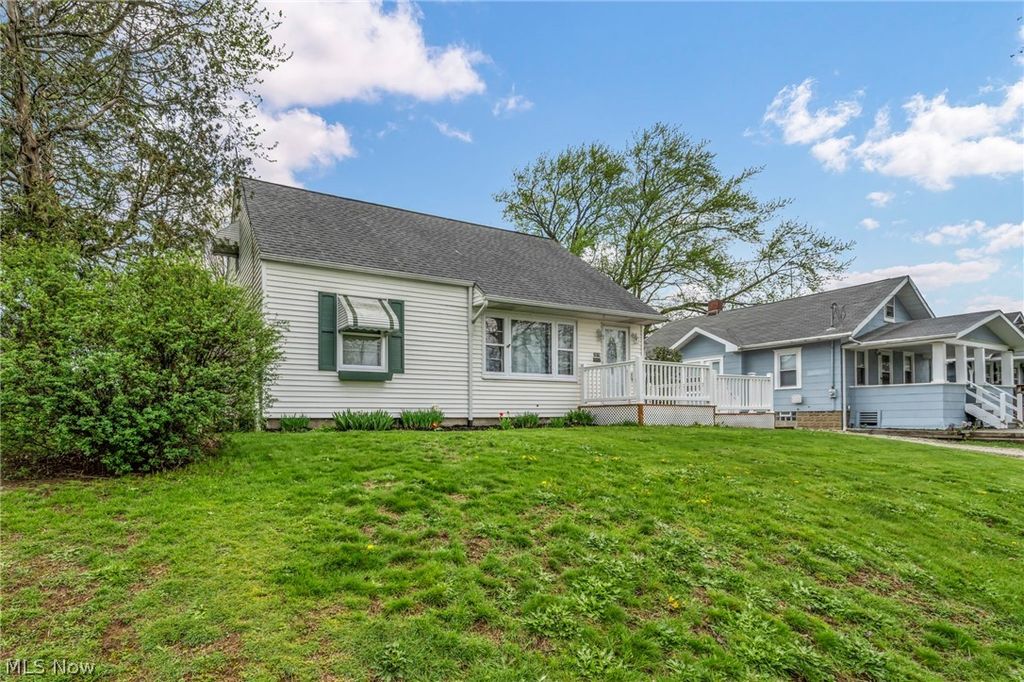 Photo of 2676 Christensen Avenue, Akron, OH 44314 (MLS # 5202130)