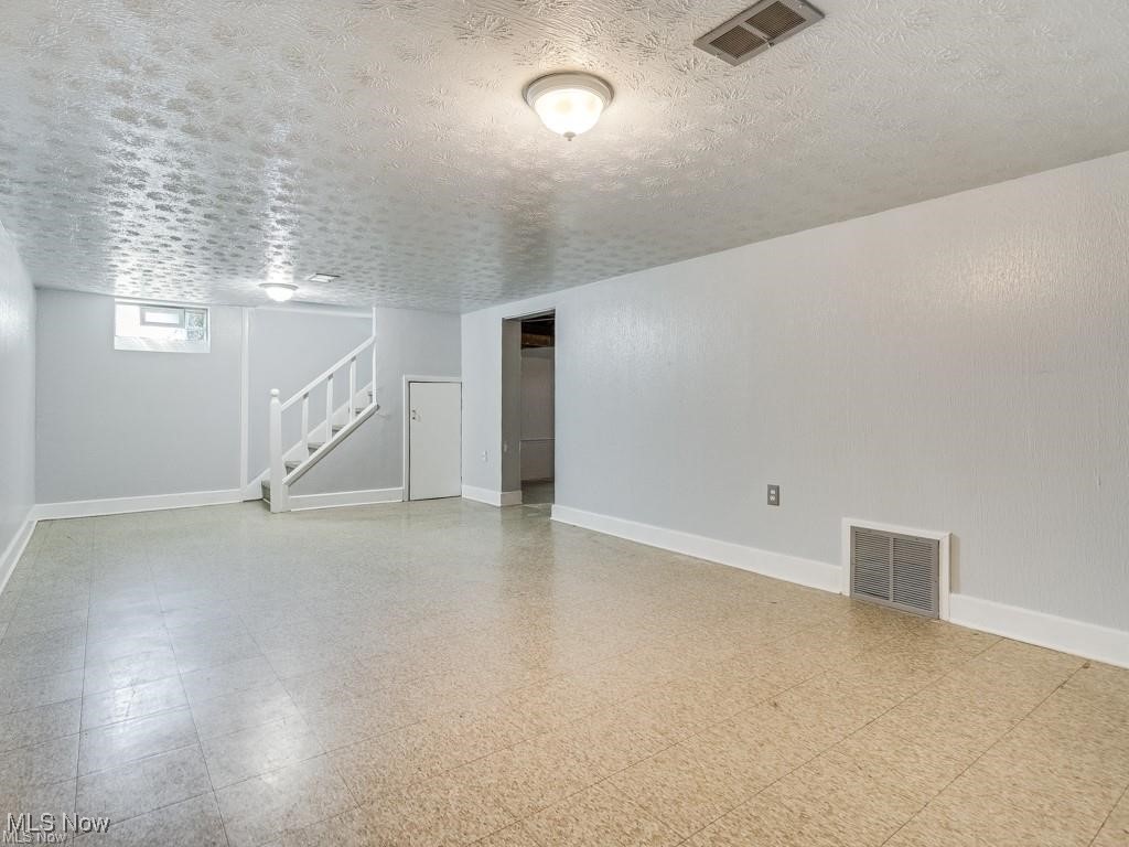 University Heights, Ohio 44118, United States, 3 Bedrooms Bedrooms, ,2 BathroomsBathrooms,Residential,Active,86422