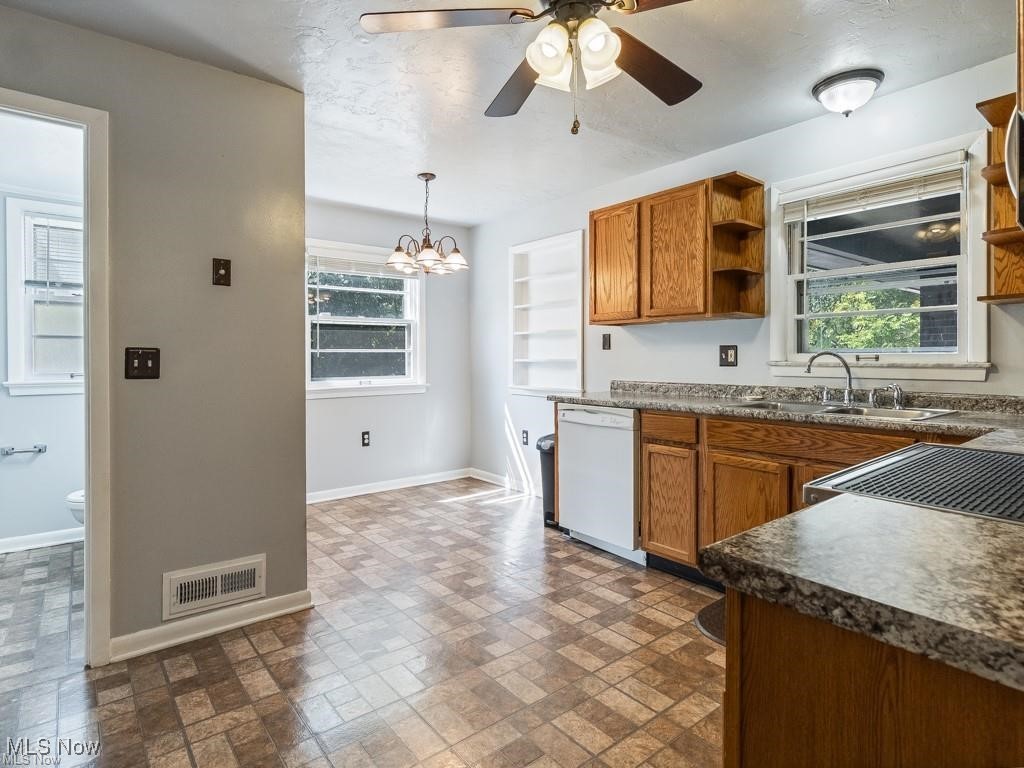 University Heights, Ohio 44118, United States, 3 Bedrooms Bedrooms, ,2 BathroomsBathrooms,Residential,Active,86422