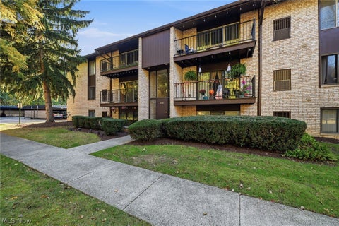 Tiny photo for 16435 Heather Lane #202, Middleburg Heights, OH 44130 (MLS # 5254608)