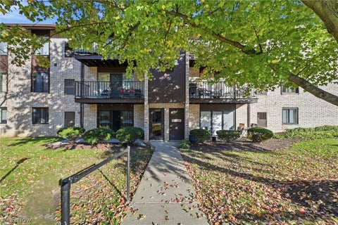 Tiny photo for 16435 Heather Lane #202, Middleburg Heights, OH 44130 (MLS # 5254608)