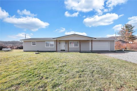 Homes For Sale - 20595 Happy Hollow Road<br/> Laurelville, OH 43135