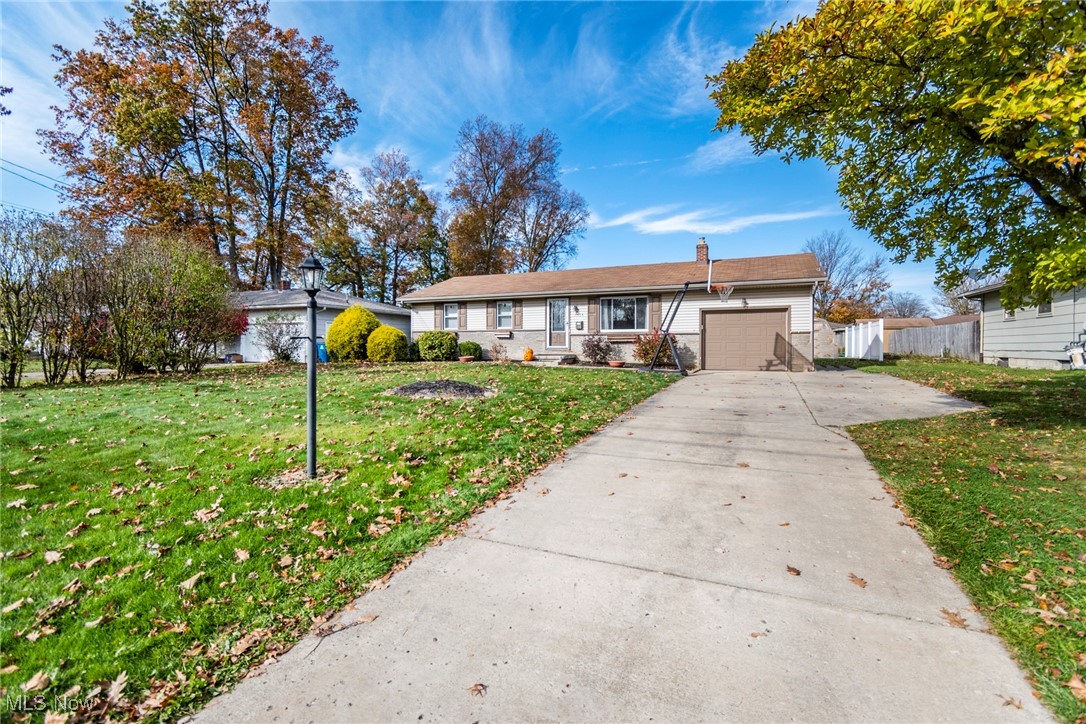 4656 Crabwood Drive, Austintown, Ohio image 3