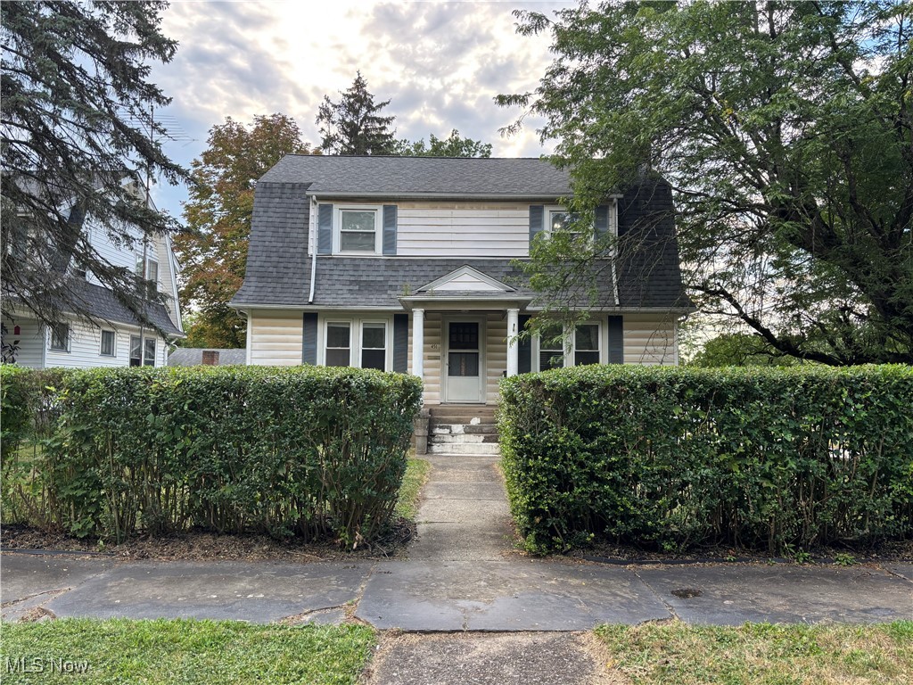 Don't miss this classic and charming colonial! A sizable 4 bedroom, 3 bathroom century home with over 1900 square feet of space provides all the room you could need. You'll notice beautiful craftsmanship through the home; from the many built ins to the characteristic hardwood floors. You can truly see yourself enjoying holidays in the formal dining room or putting your personal touches on the additional sun room space. If thats not enough, head to the backyard to appreciate the privacy of the fully fenced space, as well as a deck perfect for entertaining. If you're looking for more space and a warm home you've found it here!
Newer appliances 2022: washer, dryer, refrigerator and freezer stay with the property.