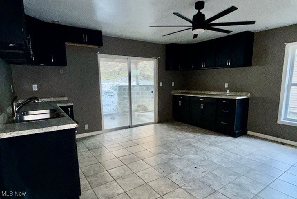 Photo of 1135 Sharon Avenue, Zanesville, OH 43701 (MLS # 5182194)