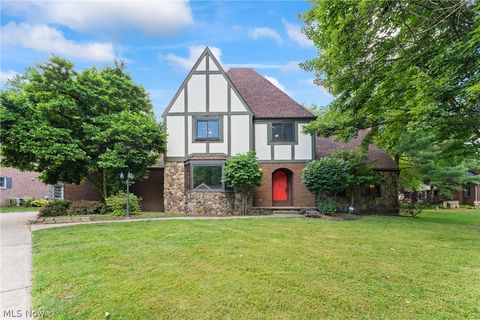 Homes For Sale - 7739 Starcliff Avenue<br/> North Canton, OH 44720