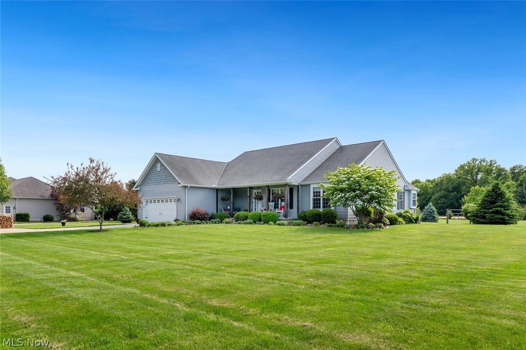 Photo of 8522 Bank Street, Vermilion, OH 44089 (MLS # 5215324)