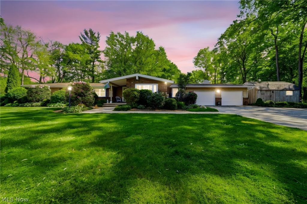 Photo of 1425 LAKE (SR 531) RD RD, Conneaut, OH 44030 (MLS # 5188595)