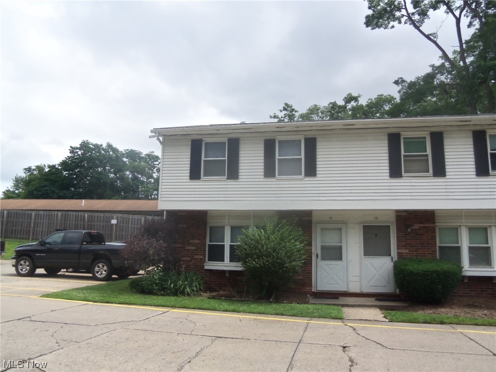 Westwoods Twnhs Condo - Residential Lease