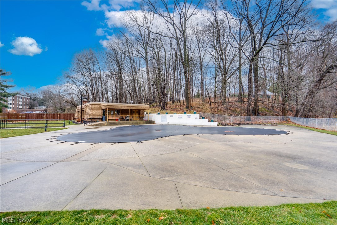 Silver Lake Towers Condo - Residential