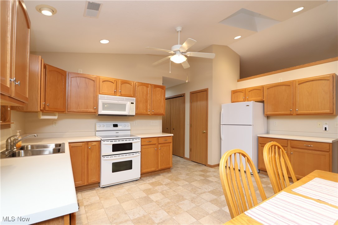 Oak Tree Condo - Residential