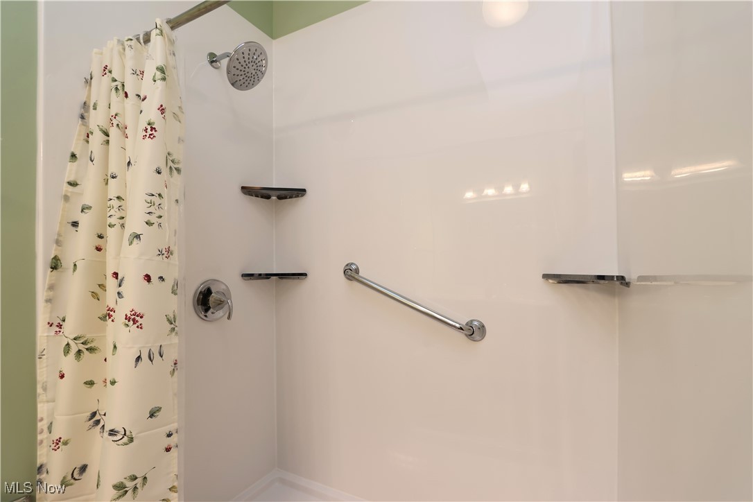 Oak Tree Condo - Residential