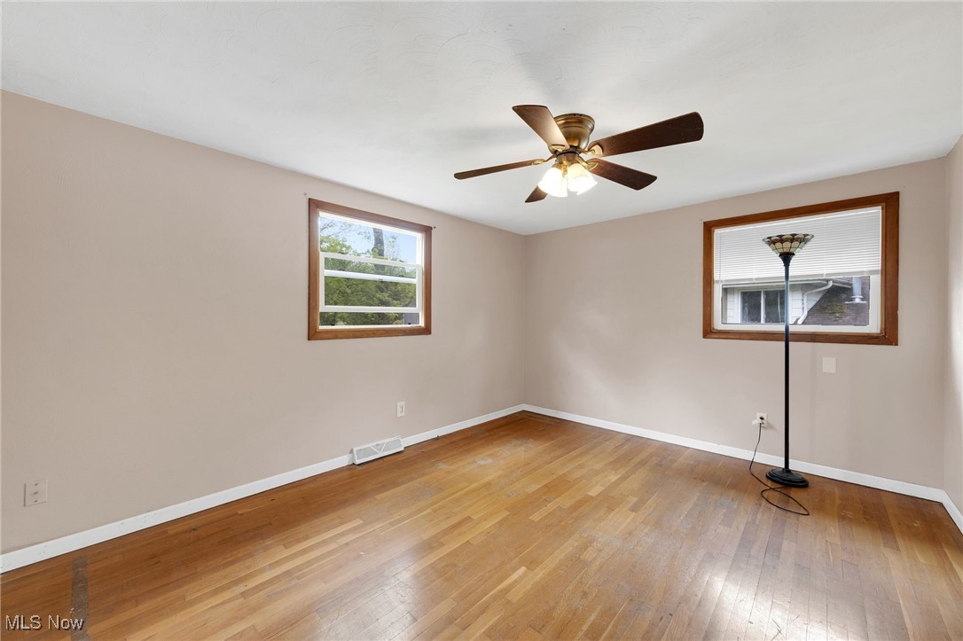 4847 Hollyview Drive, Vermilion, Ohio image 12