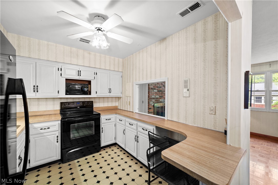 Heritage Circle Condo - Residential