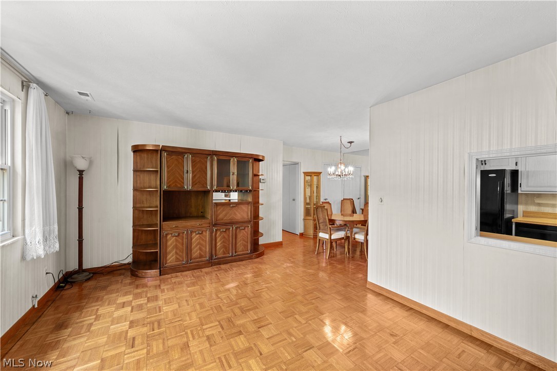 Heritage Circle Condo - Residential