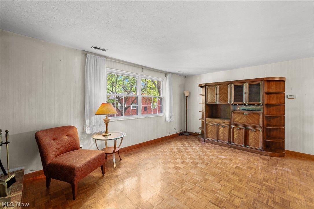 Heritage Circle Condo - Residential