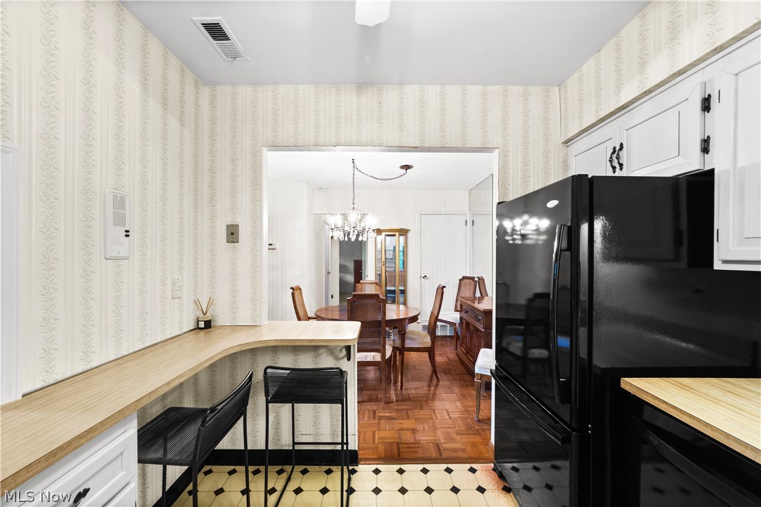 Heritage Circle Condo - Residential