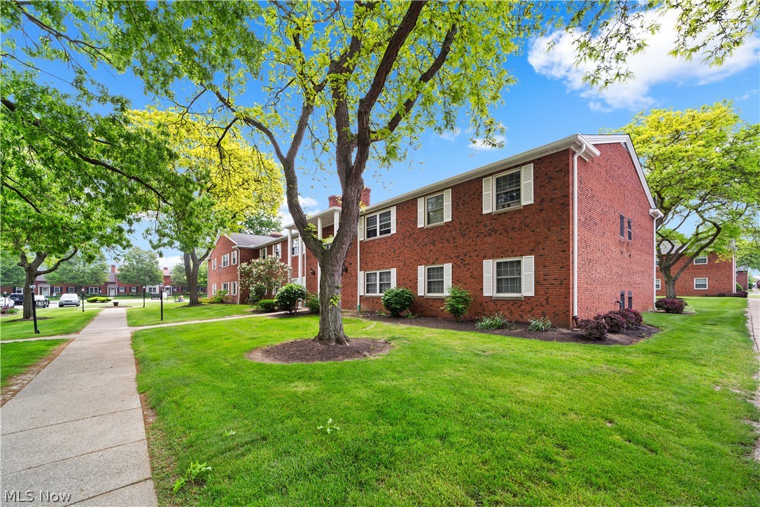 Heritage Circle Condo - Residential