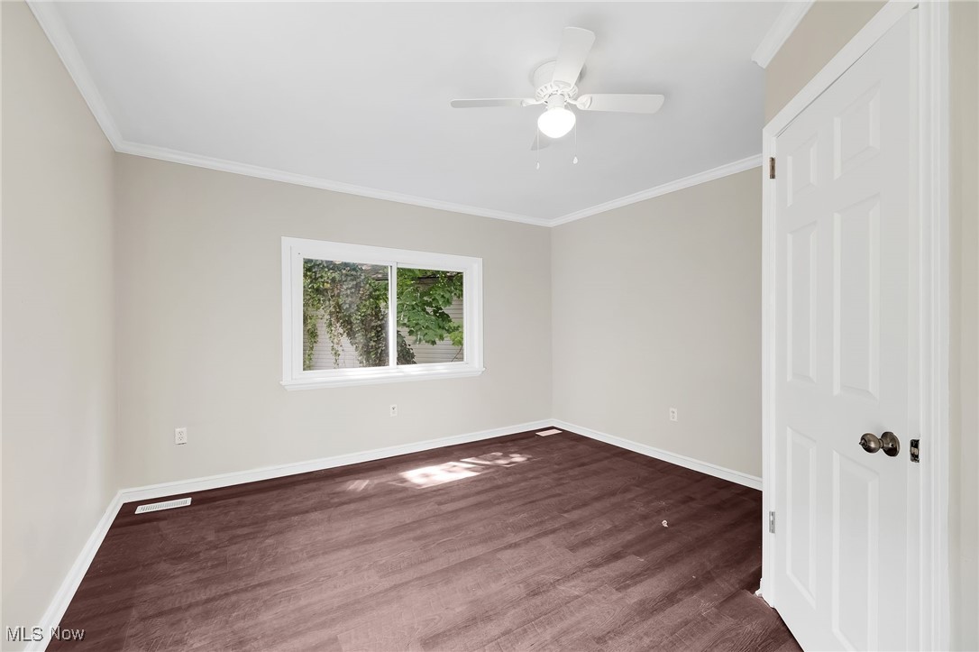 908 Hayes Avenue, Willoughby, Ohio image 11