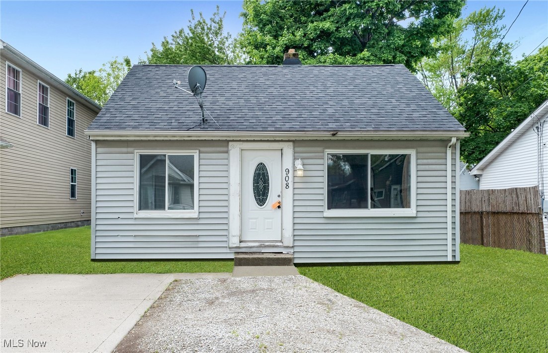 908 Hayes Avenue, Willoughby, Ohio image 1