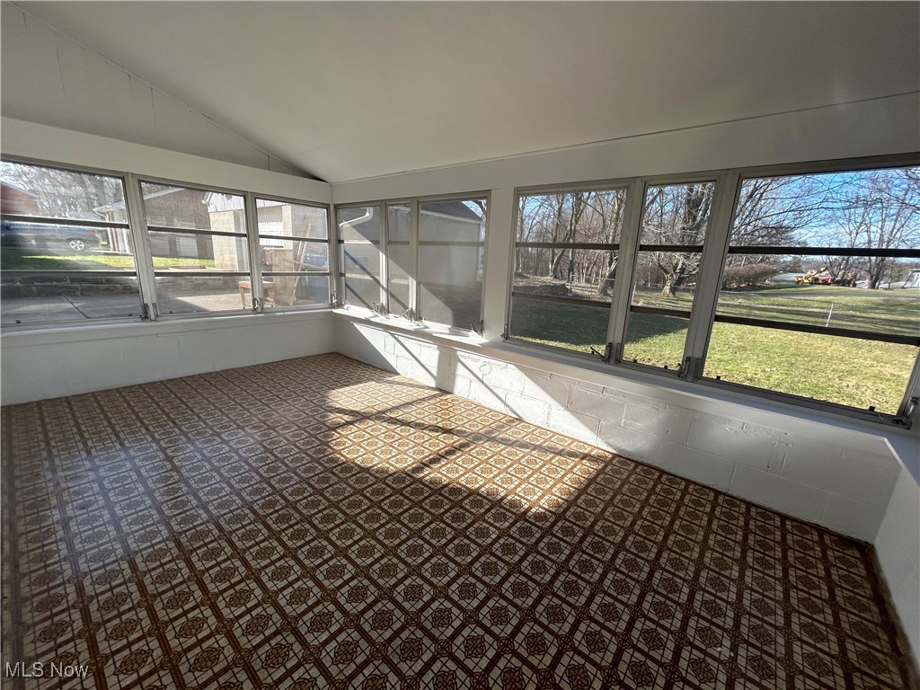 115 Grimm Heights Avenue, Struthers, Ohio image 27