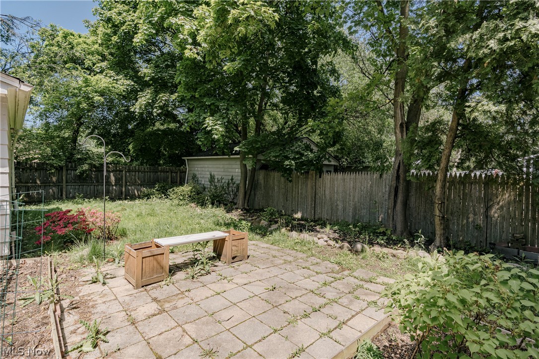 Shaker Lakes 02 - Residential