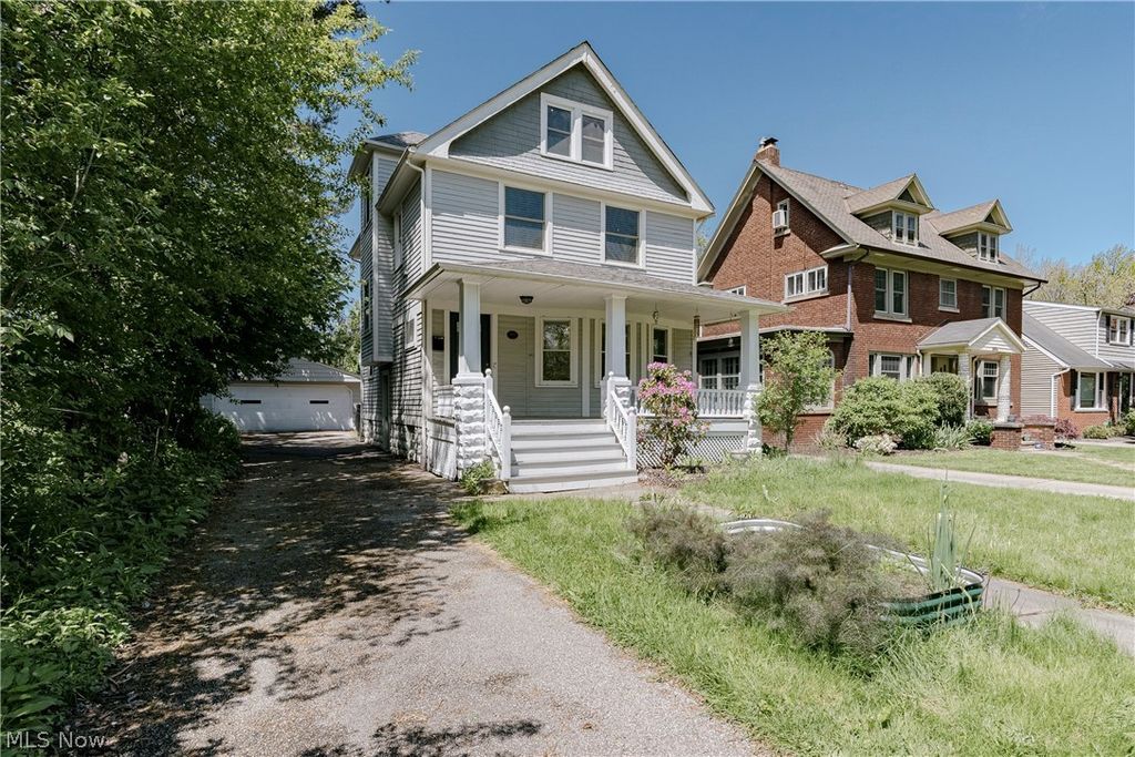 Photo of 2658 Queenston Road, Cleveland Heights, OH 44118 (MLS # 5210499)