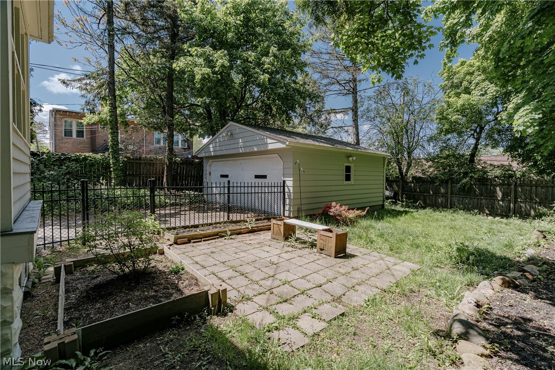 Shaker Lakes 02 - Residential