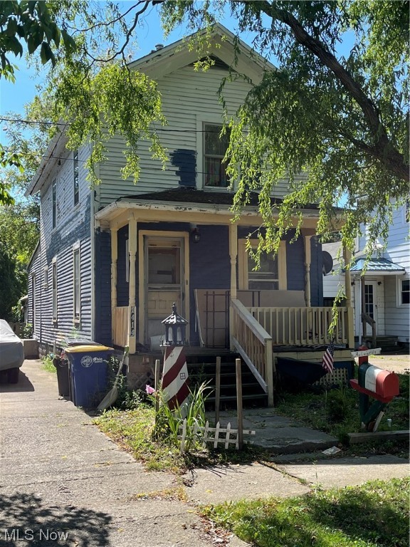 Handymen bring your tools and ideas! Located in the Ashtabula Harbor within walking distance to the historic Bridge Street.
