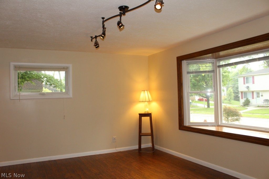 Heslop Morning View 04 - Residential