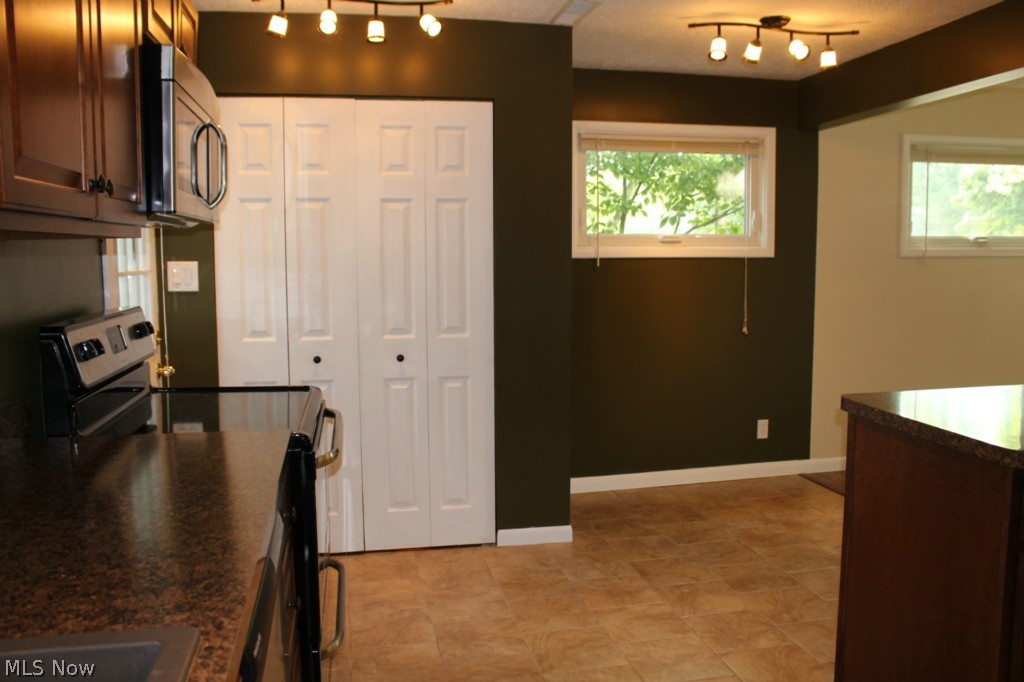 Heslop Morning View 04 - Residential