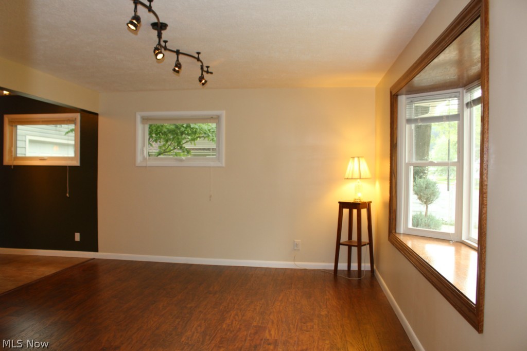 Heslop Morning View 04 - Residential