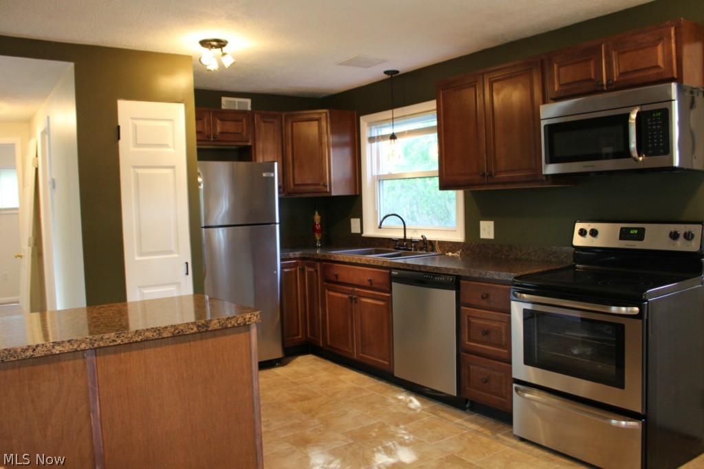 Heslop Morning View 04 - Residential